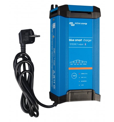 Blue Smart IP22 Charger 12/20 (1)